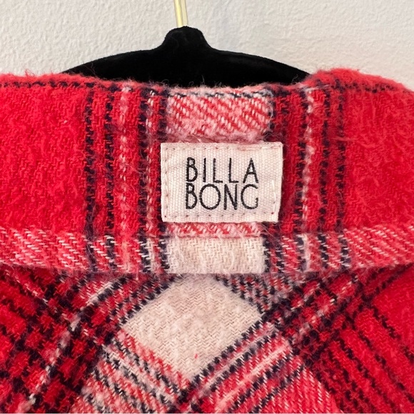 Billabong plaid shirt size small, distressed grunge style, frayed hem - Picture 2 of 5